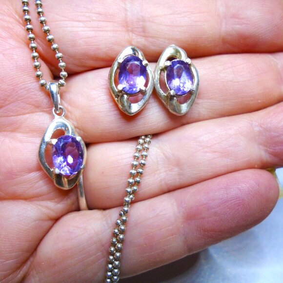 925 sterling silver and faceted Natural Amethyst Necklace and Stud Earring Set - Picture 3 of 11